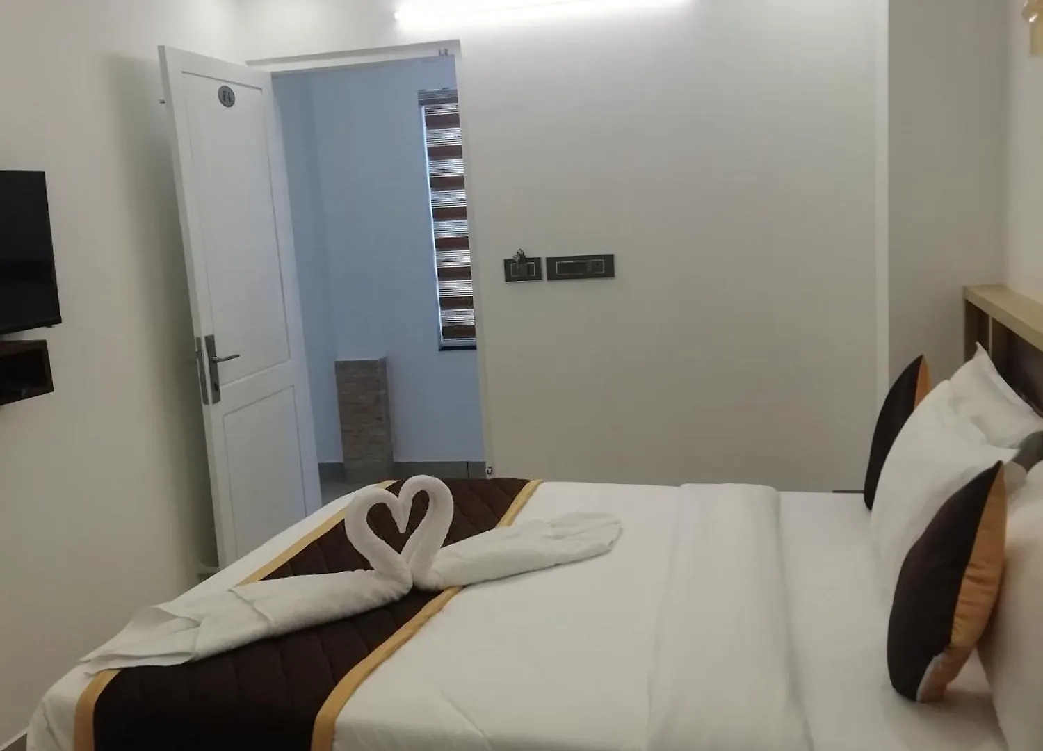 Paul Residency Hotel Nedumbassery