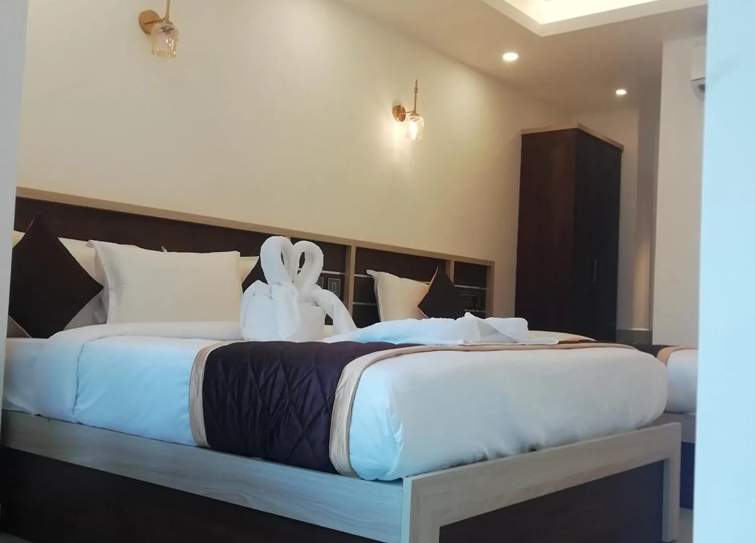 Paul Residency Hotel Nedumbassery