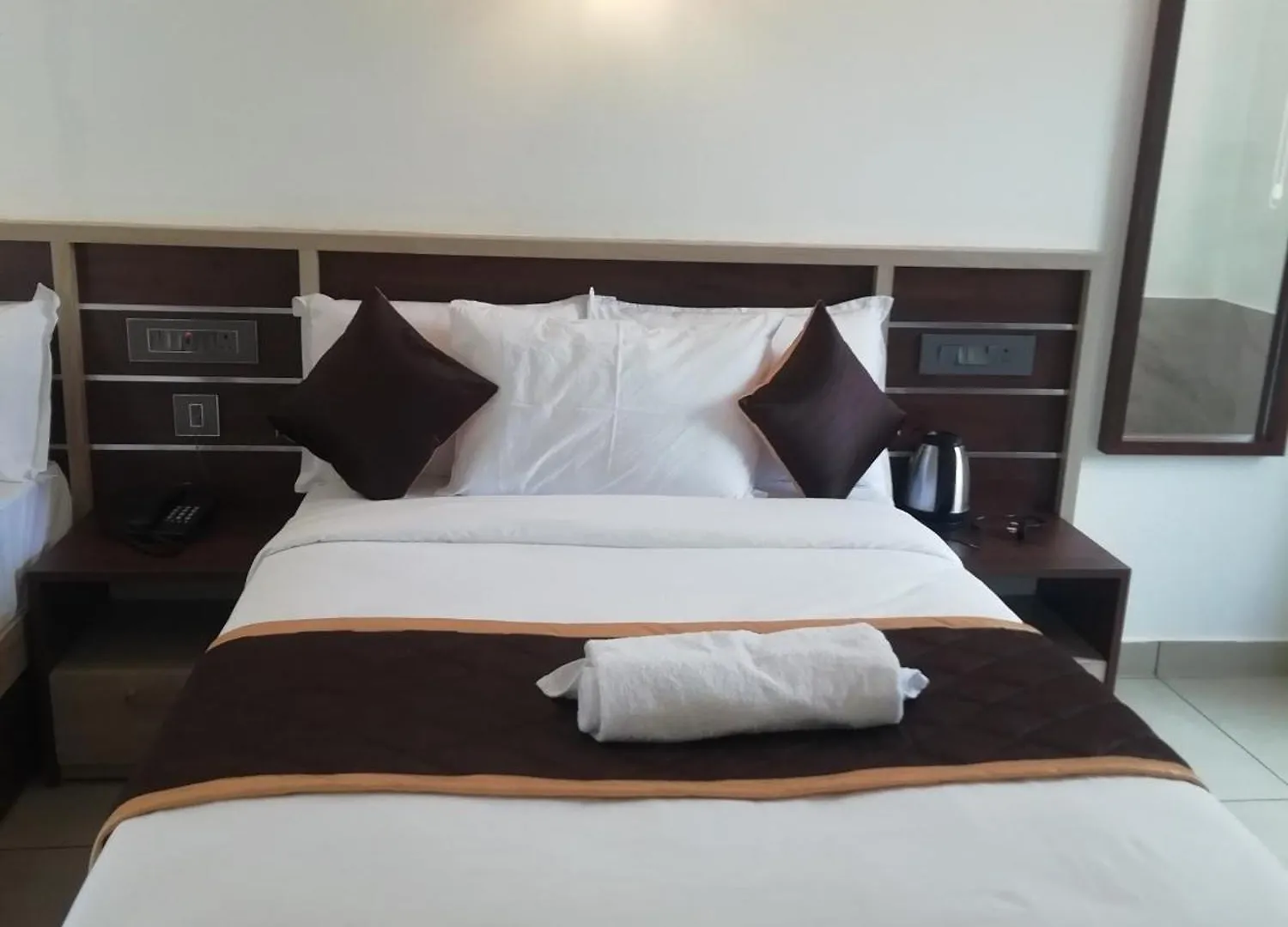 Paul Residency Hotel Nedumbassery