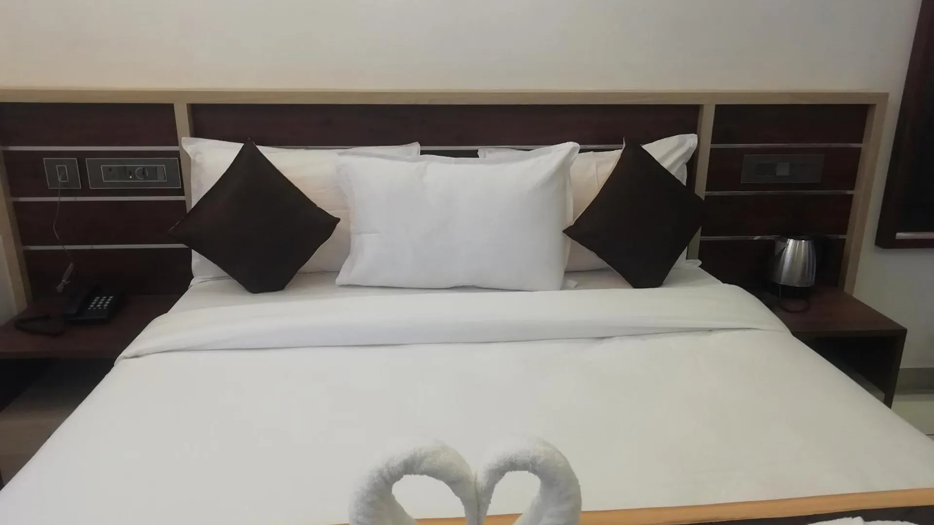 Paul Residency Hotel Nedumbassery