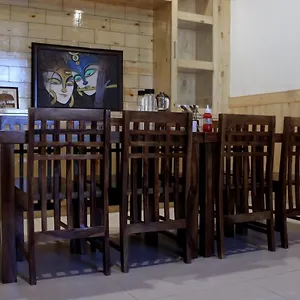 Bed & Breakfast Him Aashrey B&B Homestay